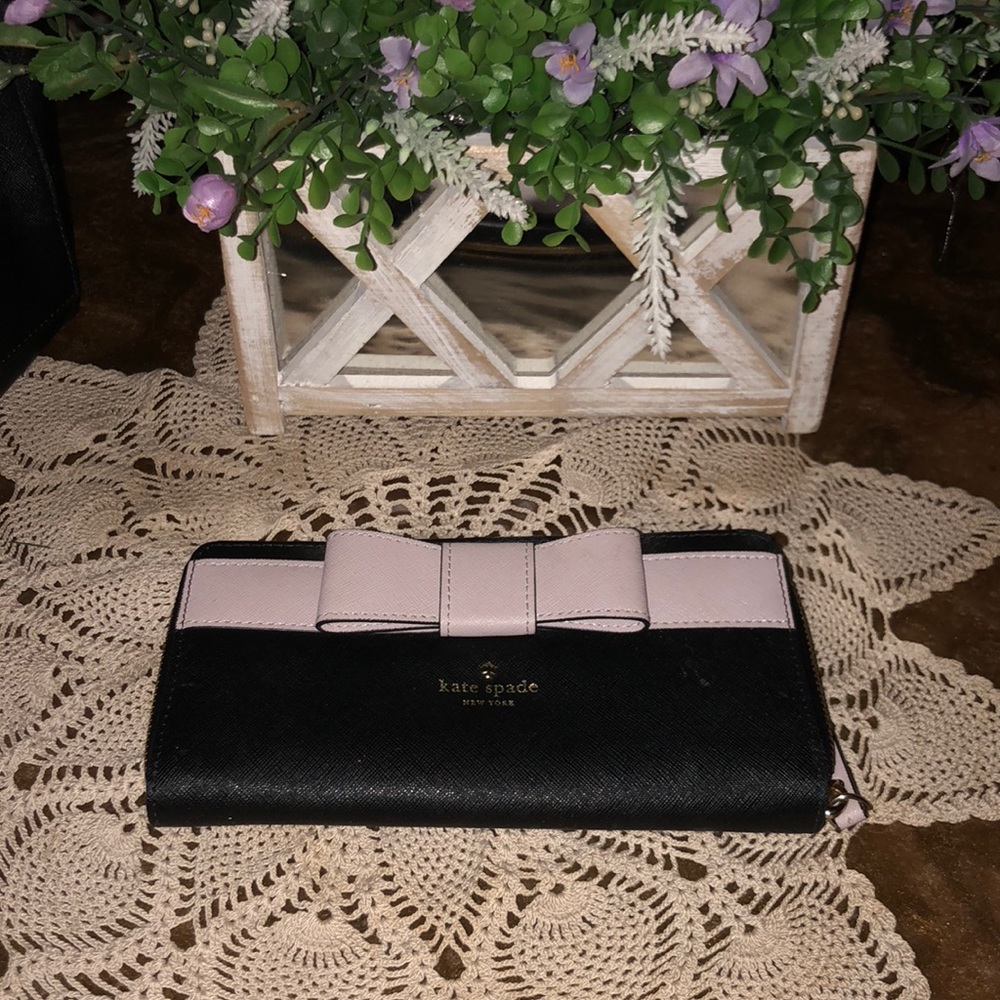 Kate spade ♠️ zip around wallet